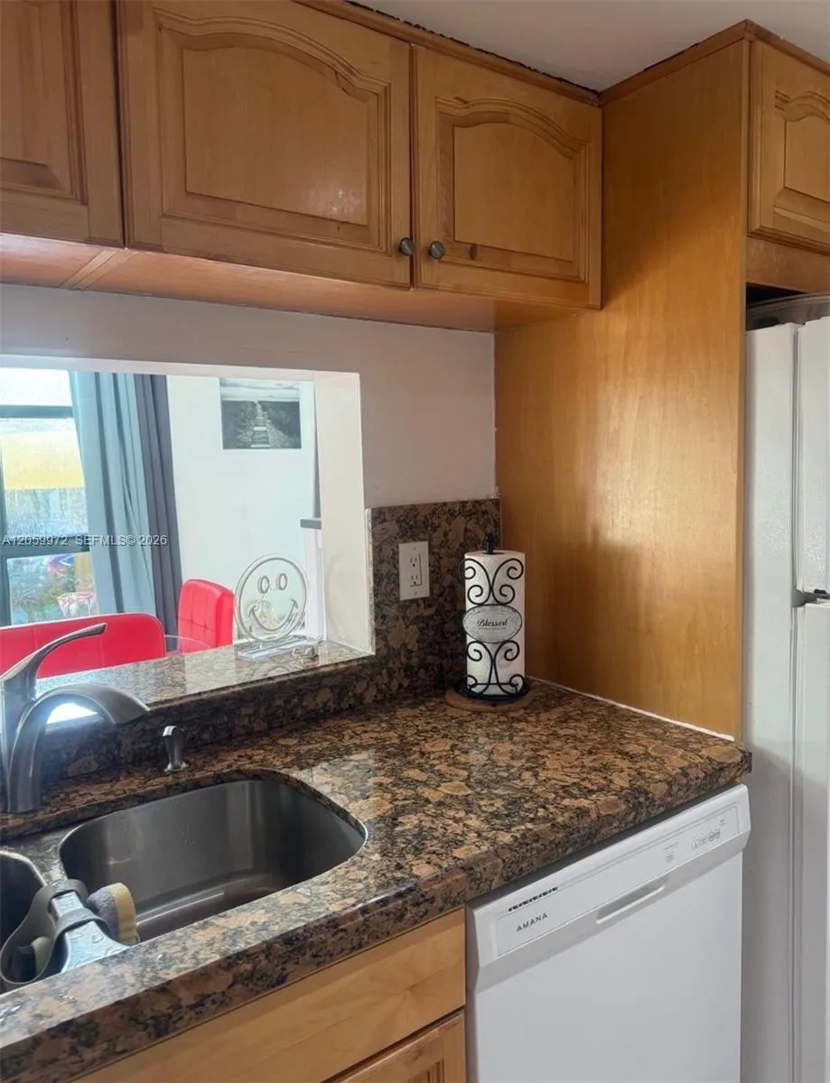 Foto de propiedad en 11800 SW 18th Street 222-4, Miami, FL 33175 Miami con MLS# 