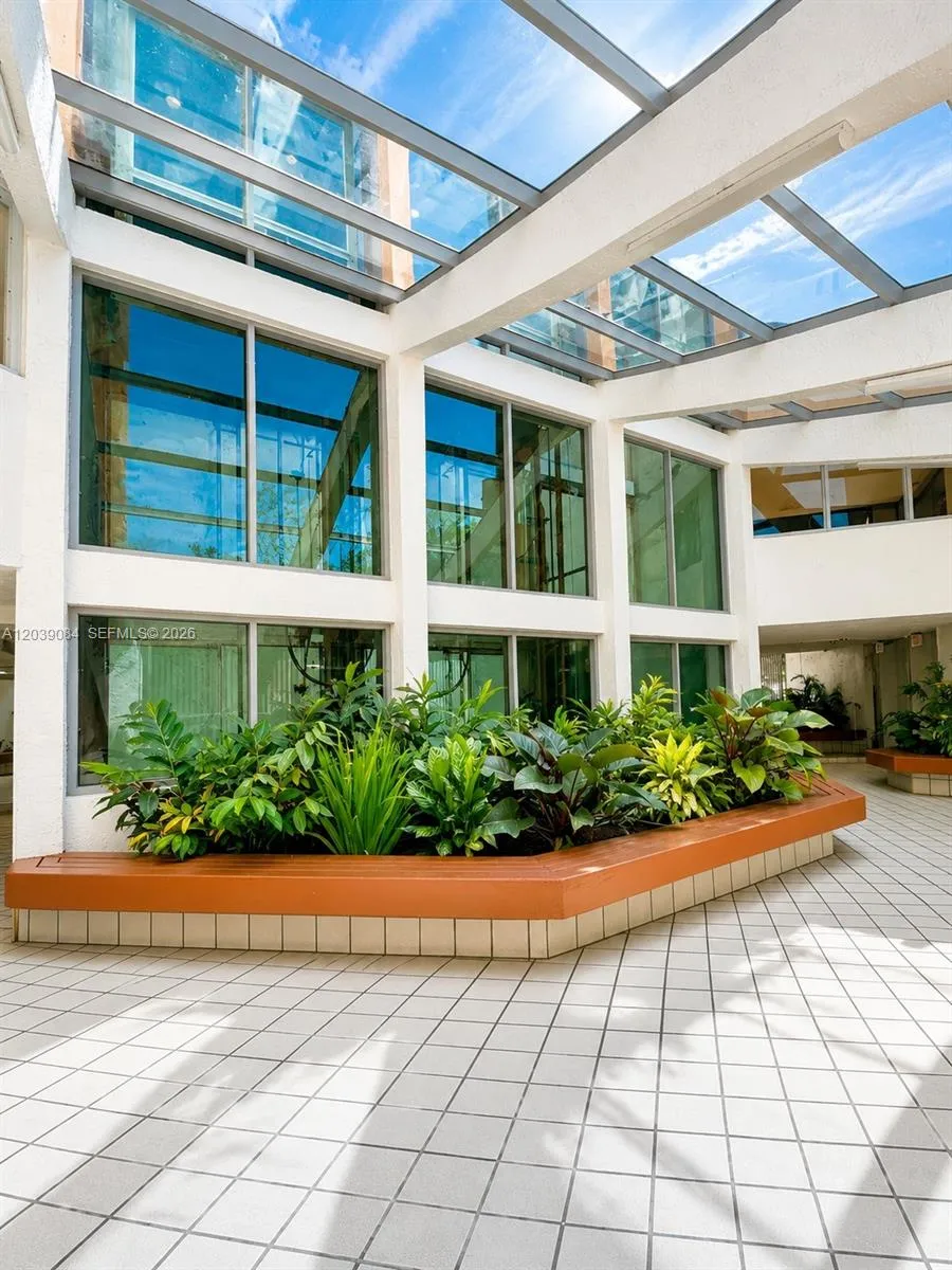 Vendido 11800 SW 18th Street 306-4, Miami, FL 33175, Miami, FL 33175