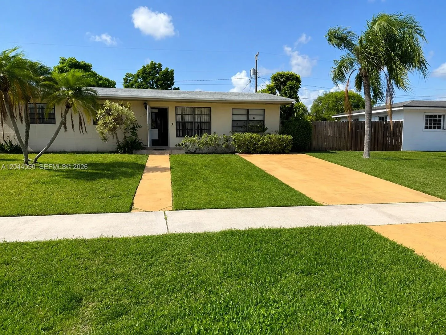 Foto de propiedad en 11832 SW 185th Terrace, Miami, FL 33177 Miami con MLS# 