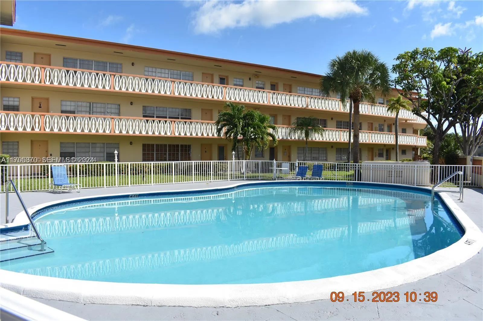 Foto de propiedad en 11855 NE 19th Drive 8, North Miami, FL 33181 North Miami con MLS# 