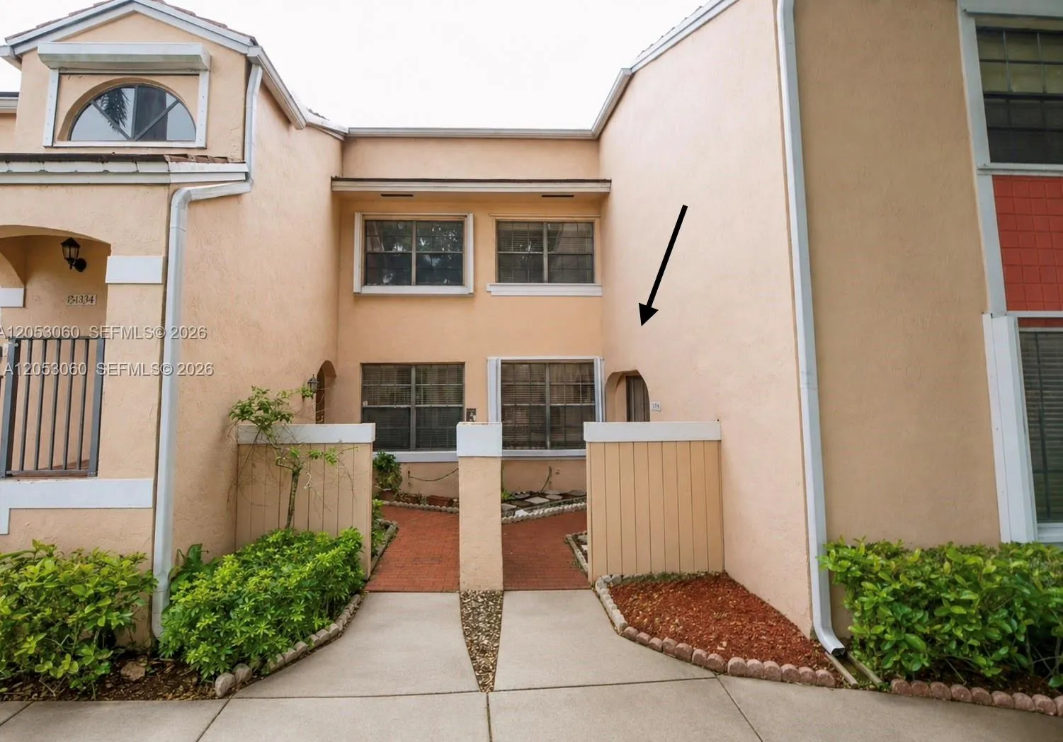 Foto de propiedad en 11856 NW 11th Street 11856, Pembroke Pines, FL 33026 Pembroke Pines con MLS# 