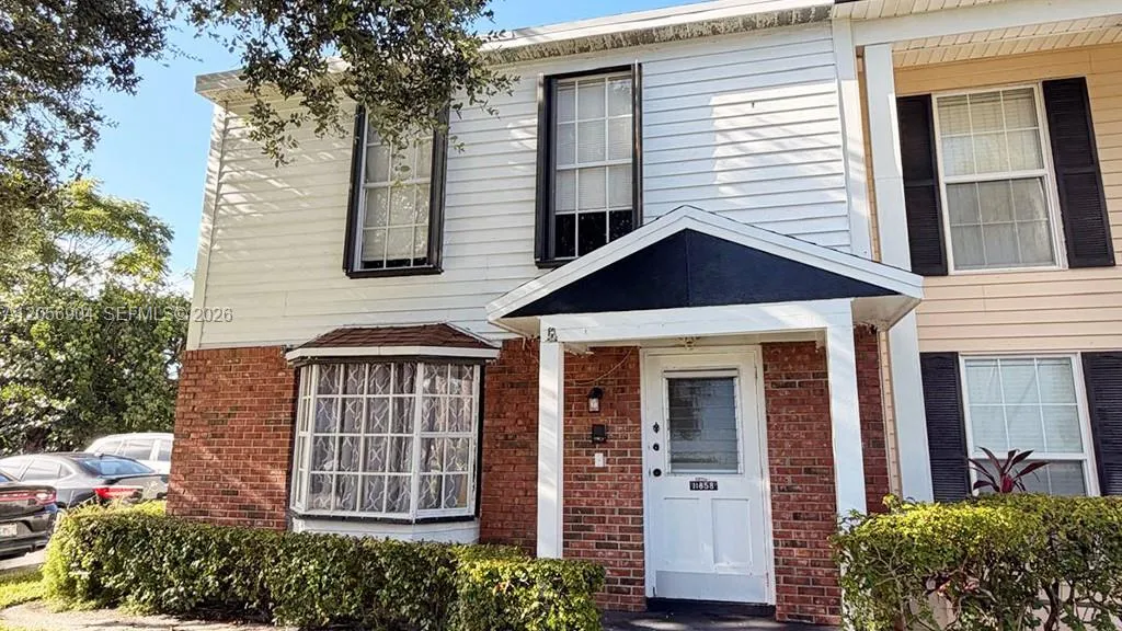 Foto de propiedad en 11858 E Brier Patch Court E, Wellington, FL 33414 Wellington con MLS# 