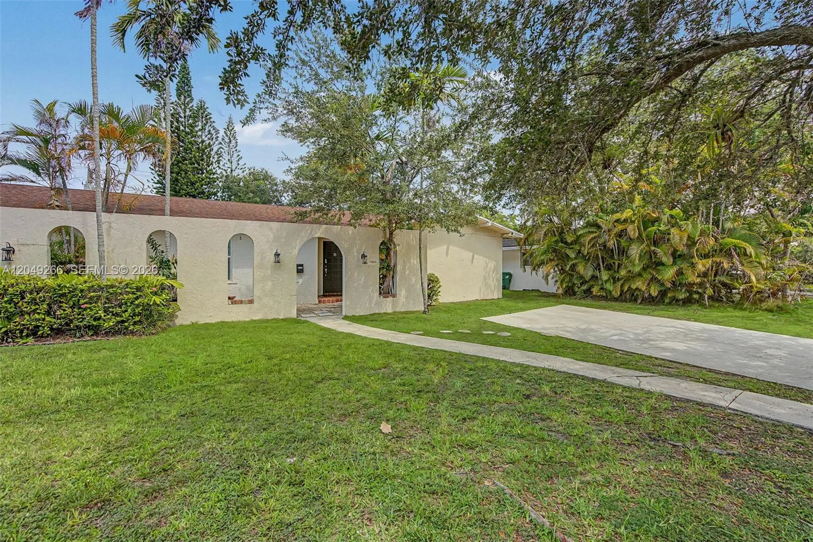 Alquilada 11860 SW 81st Road 11860, Pinecrest, FL 33156, Pinecrest, FL 33156