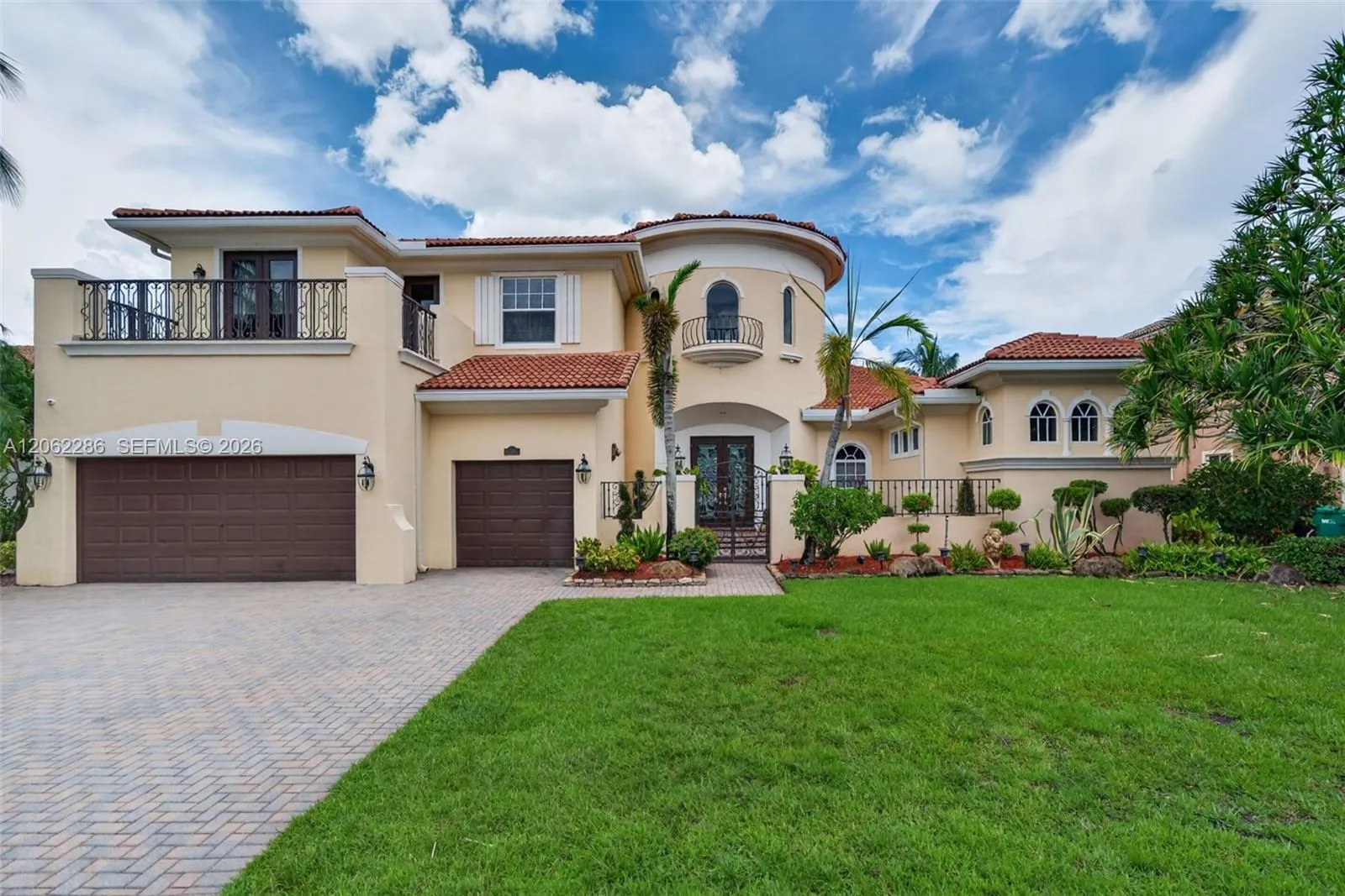 Foto de propiedad en 11867 NW 69th Place, Parkland, FL 33076 Parkland con MLS# 