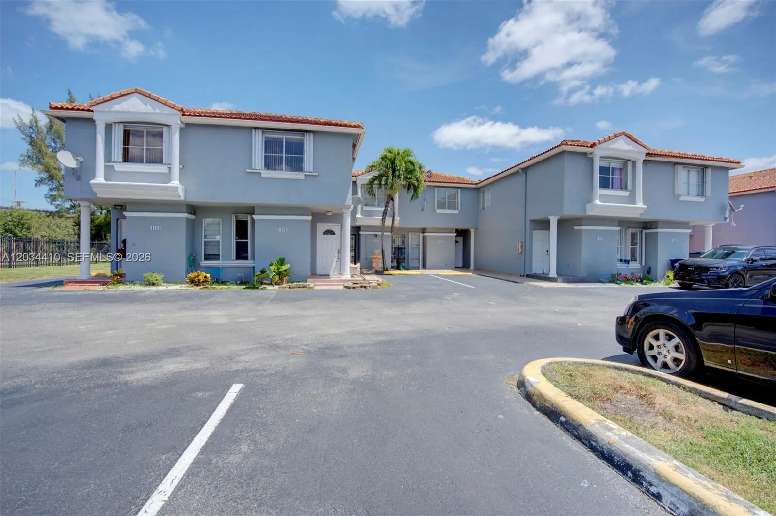 Foto de propiedad en 1187 NW 123rd Place, Miami, FL 33182 Miami con MLS# 
