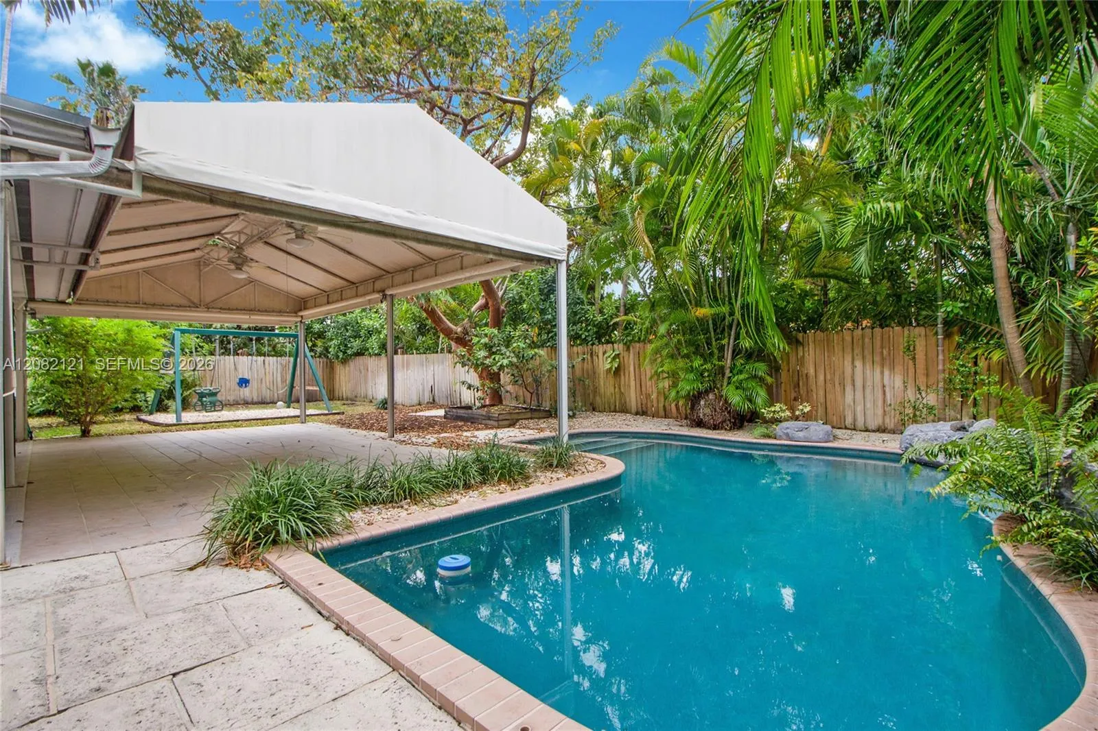 Foto de propiedad en 119 Harbor Drive, Key Biscayne, FL 33149 Key Biscayne con MLS# 