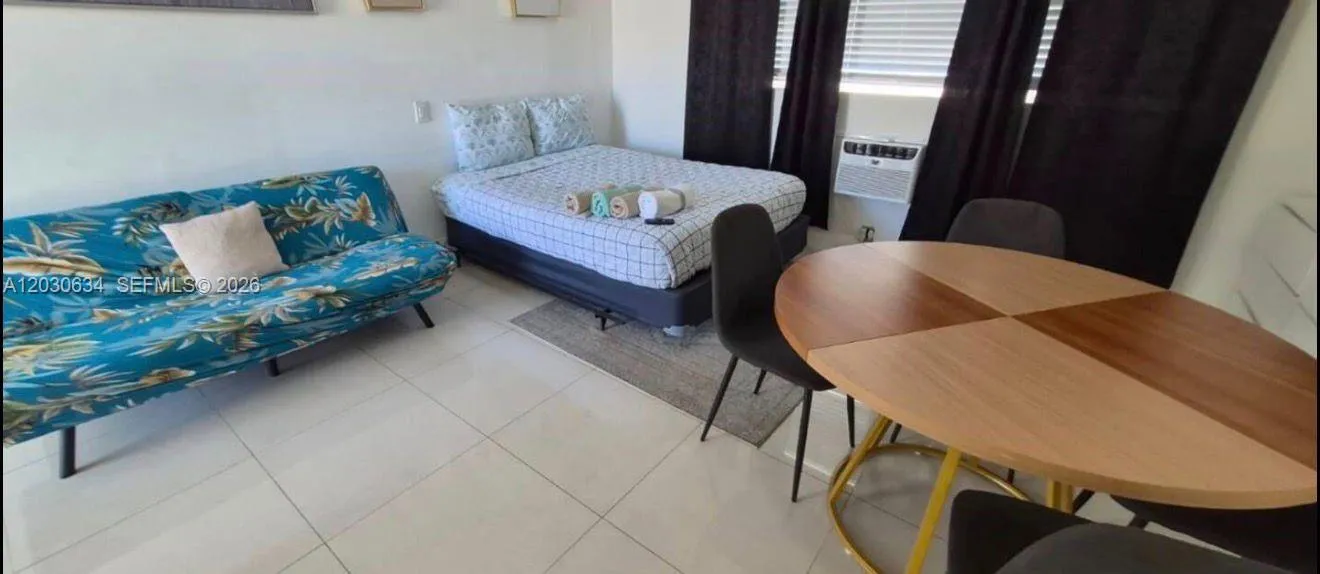 Foto de propiedad en 119 SE 9th Street 12, Hallandale Beach, FL 33009 Hallandale Beach con MLS# 