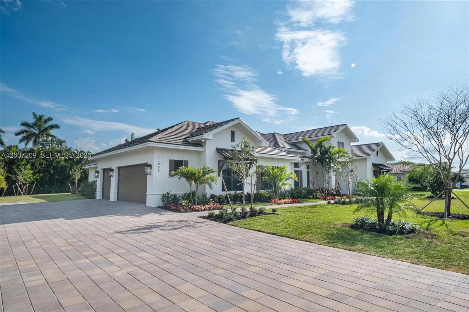 Foto de propiedad en 11900 SW 14th Place, Davie, FL 33325 Davie con MLS# 