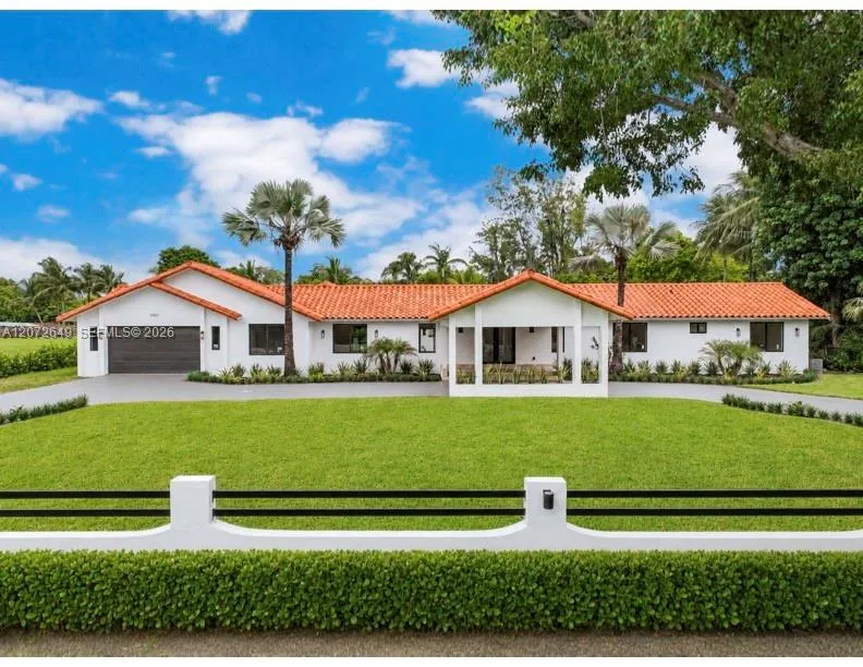 Foto de propiedad en 11901 SW 45th Street, Miami, FL 33175 Miami con MLS# 