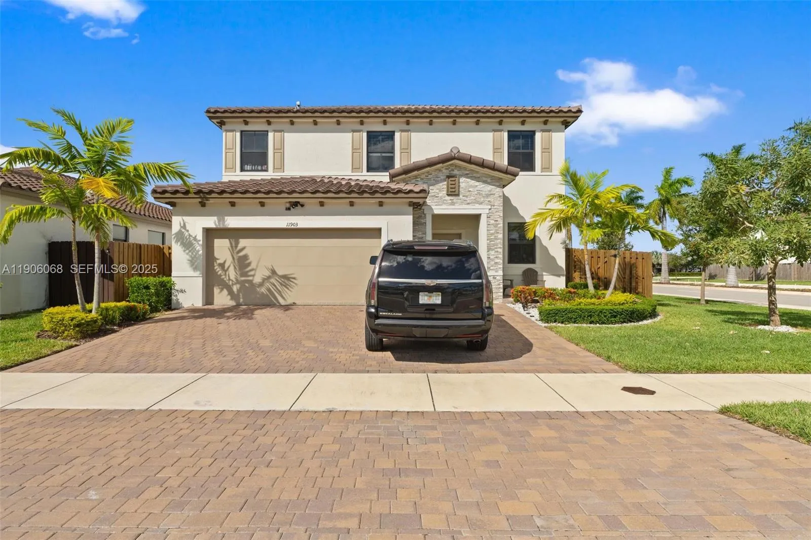 Foto de propiedad en 11903 SW 241st Street, Homestead, FL 33032 Homestead con MLS# 