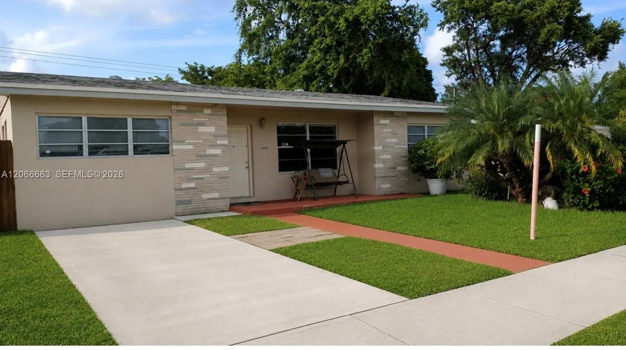 Foto de propiedad en 1191 NE 175th Street, North Miami Beach, FL 33162 North Miami Beach con MLS# 