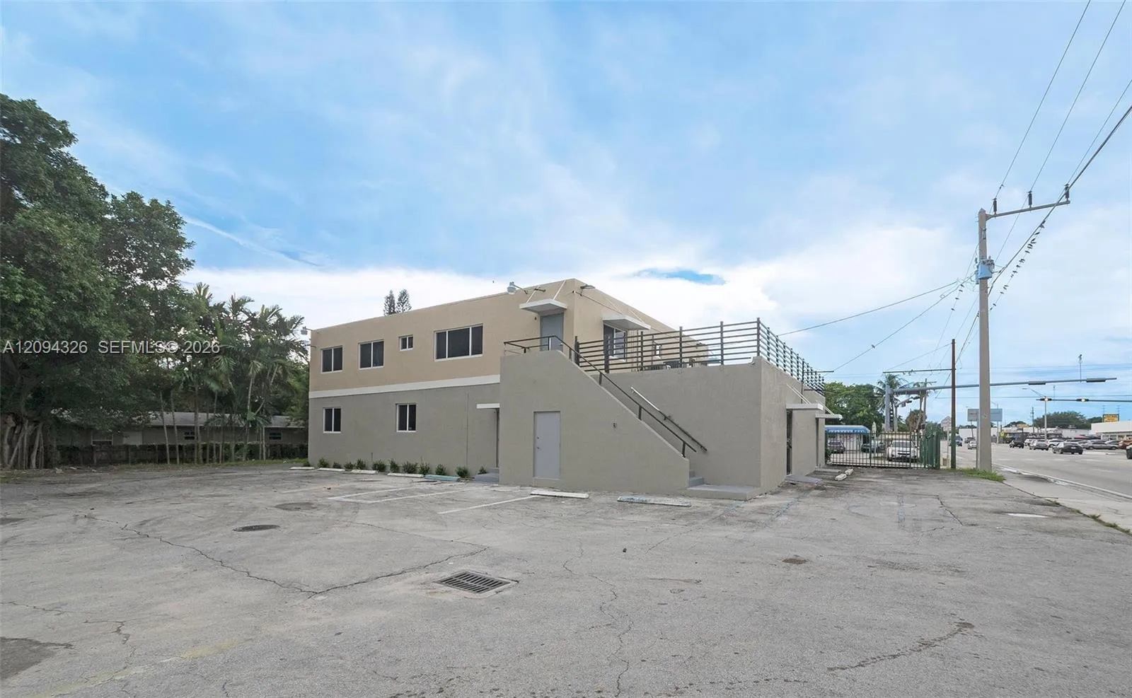 En Venta 11911 W Dixie Highway, Miami, FL 33161, Miami, FL 33161