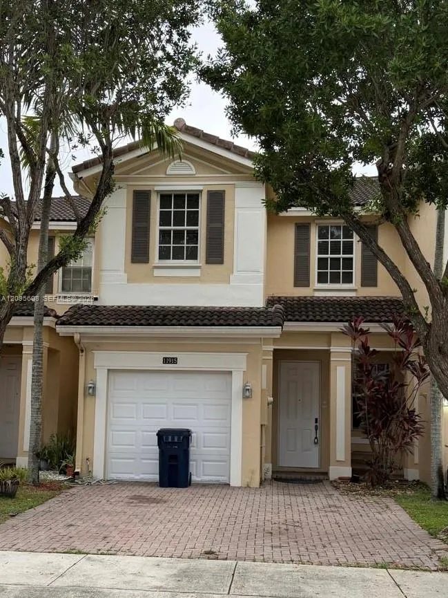 En Renta 11915 SW 153rd Court 11915, Miami, FL 33196, Miami, FL 33196