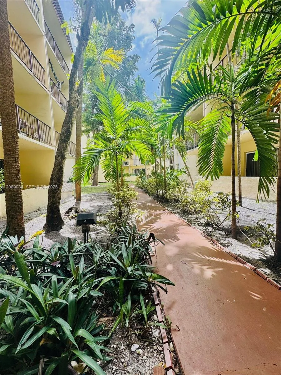 En Renta 11925 NE 2nd Avenue B205, North Miami, FL 33161, North Miami, FL 33161