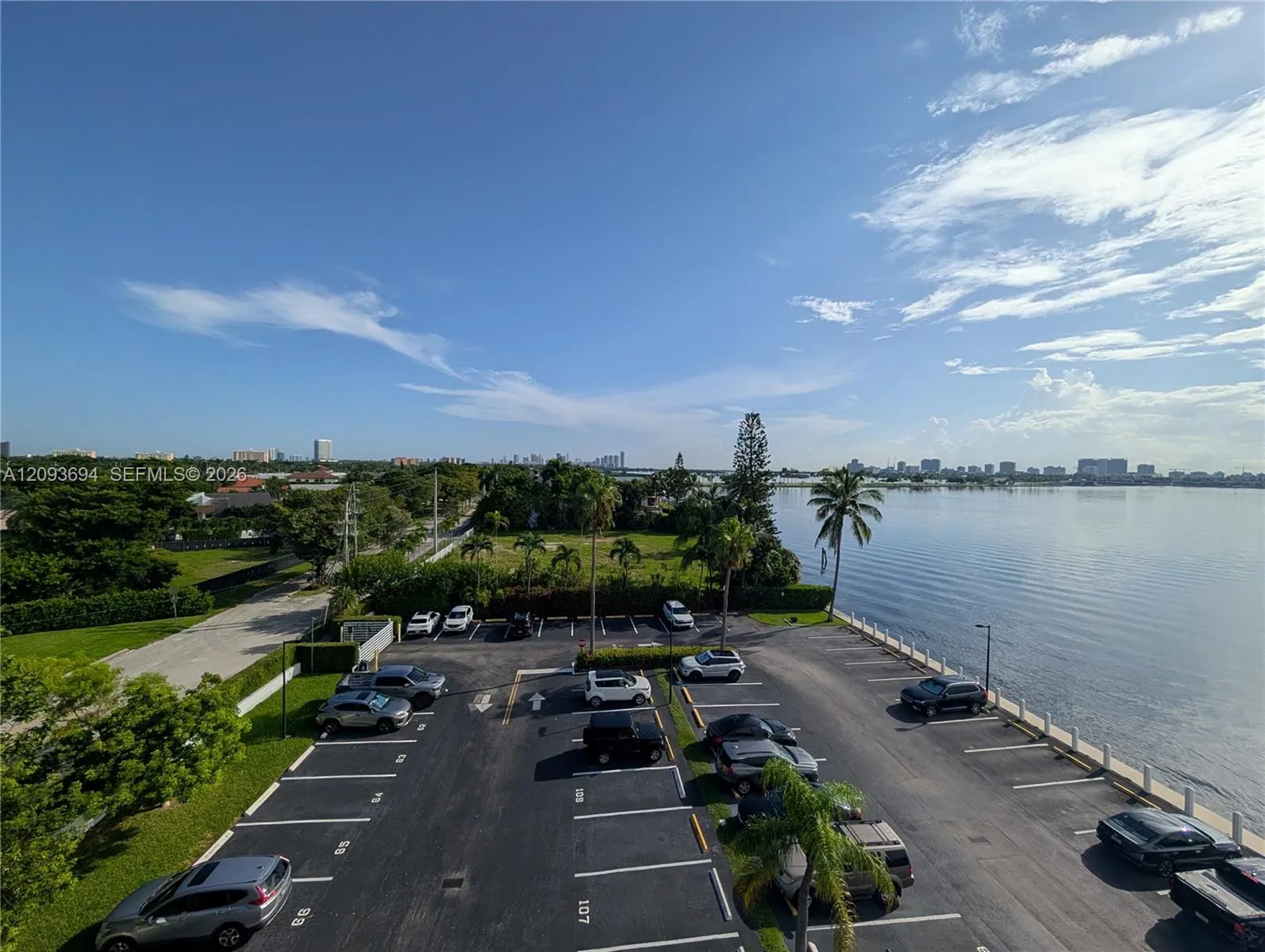 En Venta 11930 N Bayshore Drive 502, North Miami, FL 33181, North Miami, FL 33181