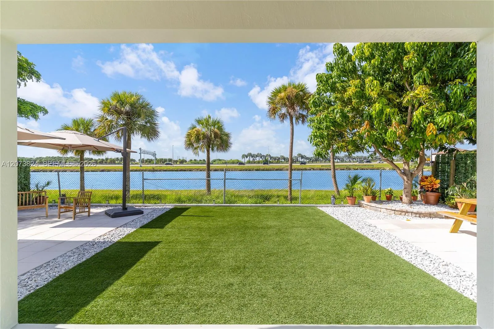 Foto de propiedad en 11938 SW 253rd Terrace, Homestead, FL 33032 Homestead con MLS# 