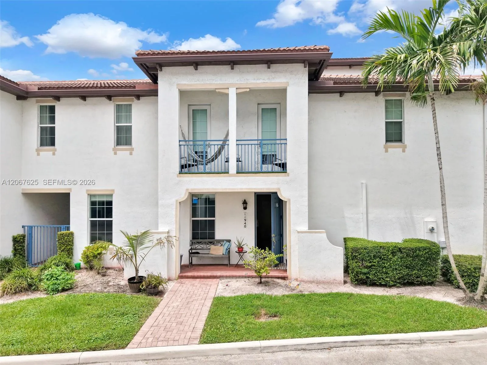 Foto de propiedad en 11940 SW 25th Court 2, Miramar, FL 33025 Miramar con MLS# 