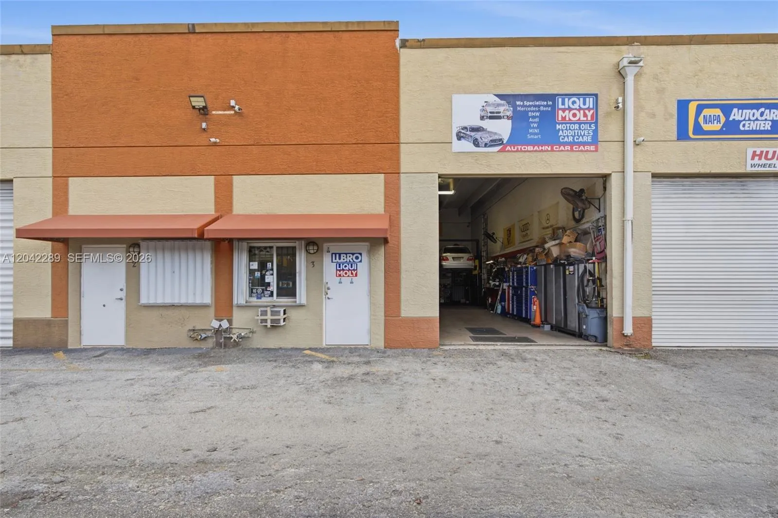 Foto de propiedad en 11950 SW 144th Court, Miami, FL 33186 Miami con MLS# 