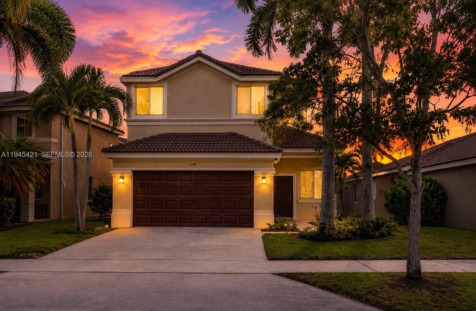 Foto de propiedad en 1199 Golden Cane Drive, Weston, FL 33327 Weston con MLS# 