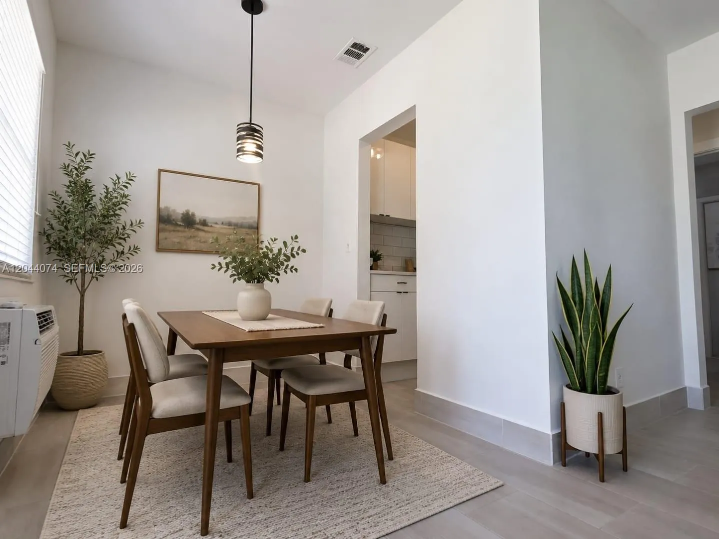 Foto de propiedad en 120 NE 10th Avenue 3, Hallandale Beach, FL 33009 Hallandale Beach con MLS# 