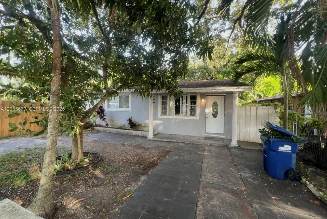 Foto de propiedad en 120 NE 185th Terrace 120, Miami, FL 33179 Miami con MLS# 