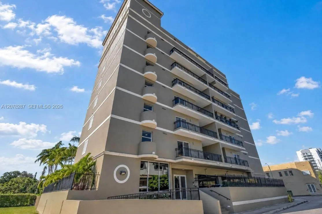 En Renta 120 S Douglas Road 405, Coral Gables, FL 33134, Coral Gables, FL 33134