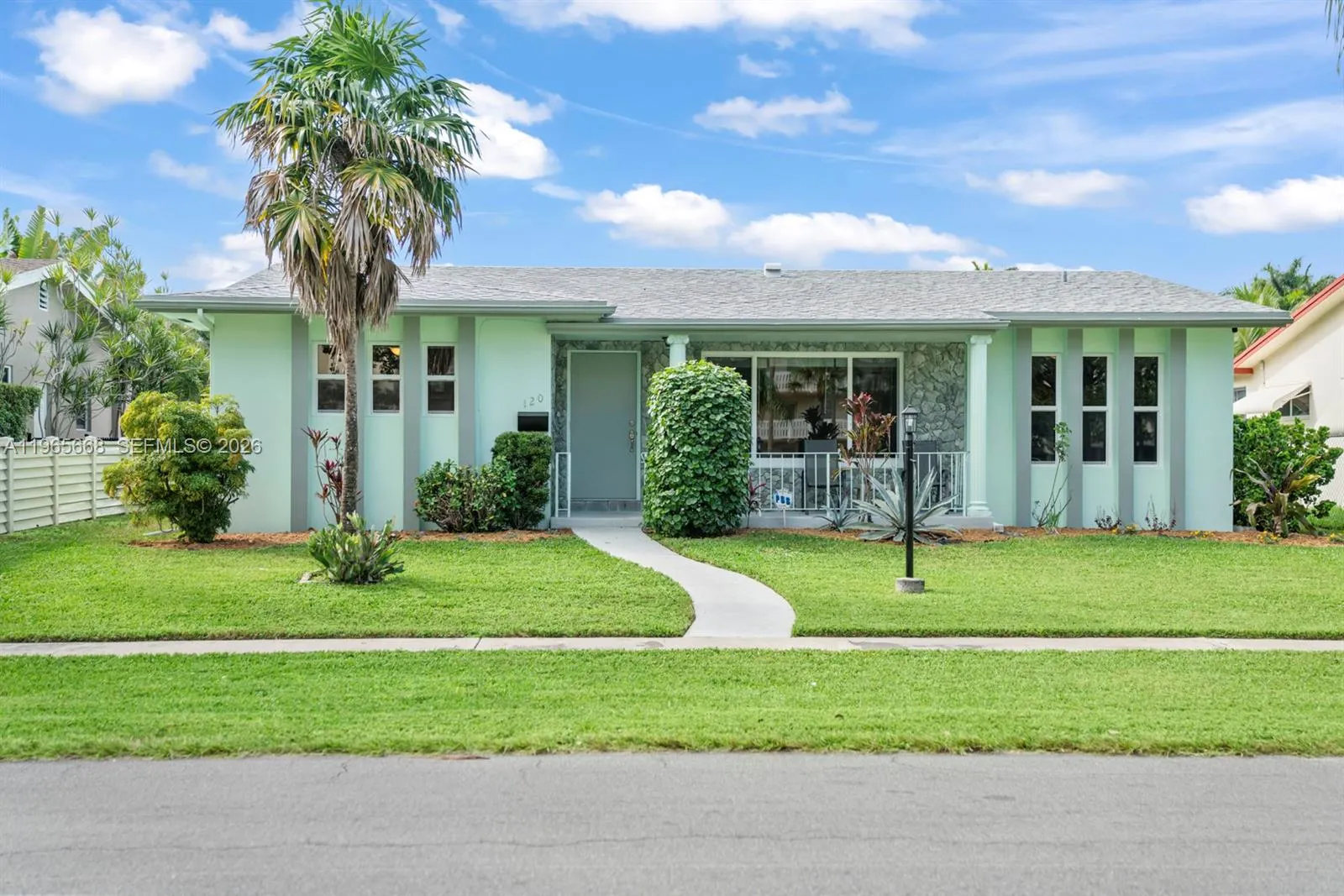 Vendido 120 SE 3rd Avenue, Dania Beach, FL 33004, Dania Beach, FL 33004