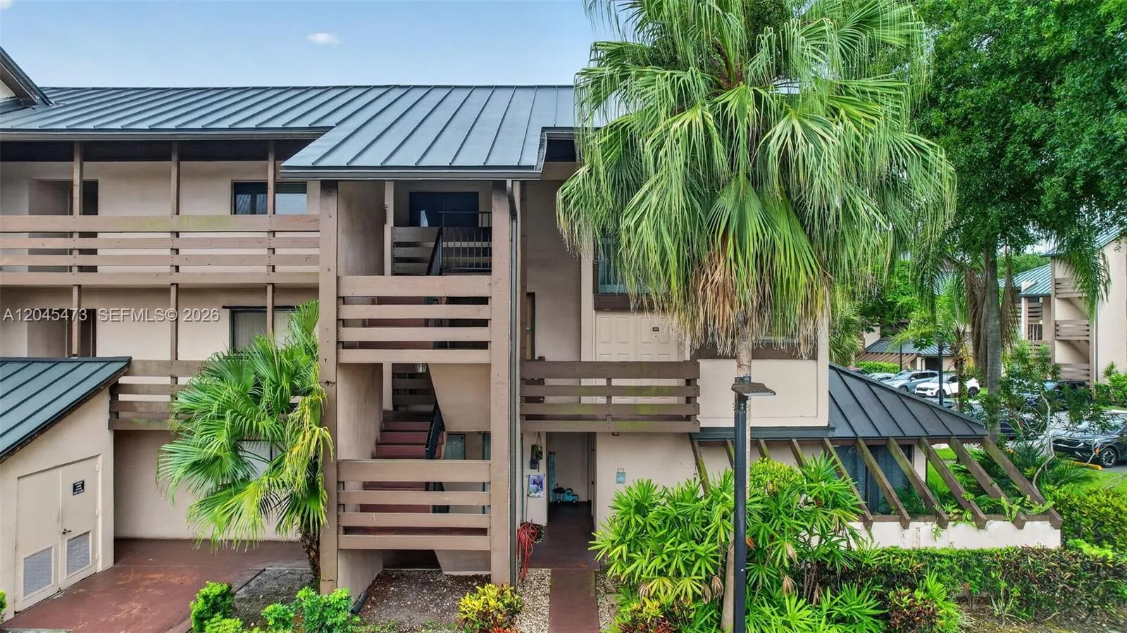 Foto de propiedad en 120 SW 96th Terrace 204, Plantation, FL 33324 Plantation con MLS# 