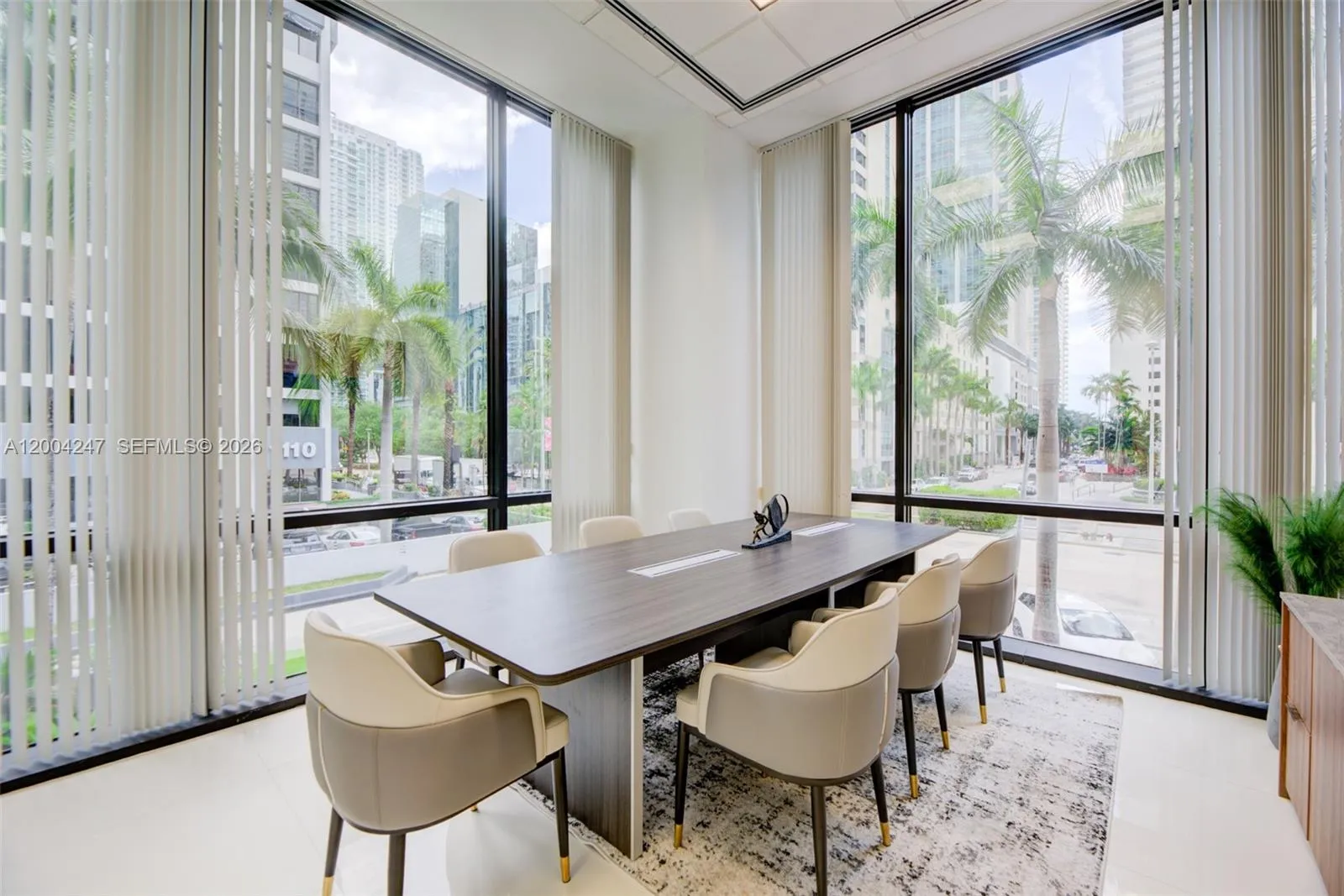 Foto de propiedad en 1200 Brickell Avenue 200-K, Miami, FL 33131 Miami con MLS# 
