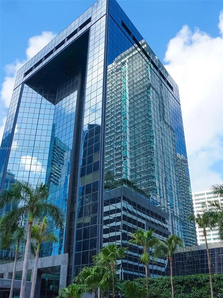 Foto de propiedad en 1200 Brickell Avenue 505-B, Miami, FL 33131 Miami con MLS# 
