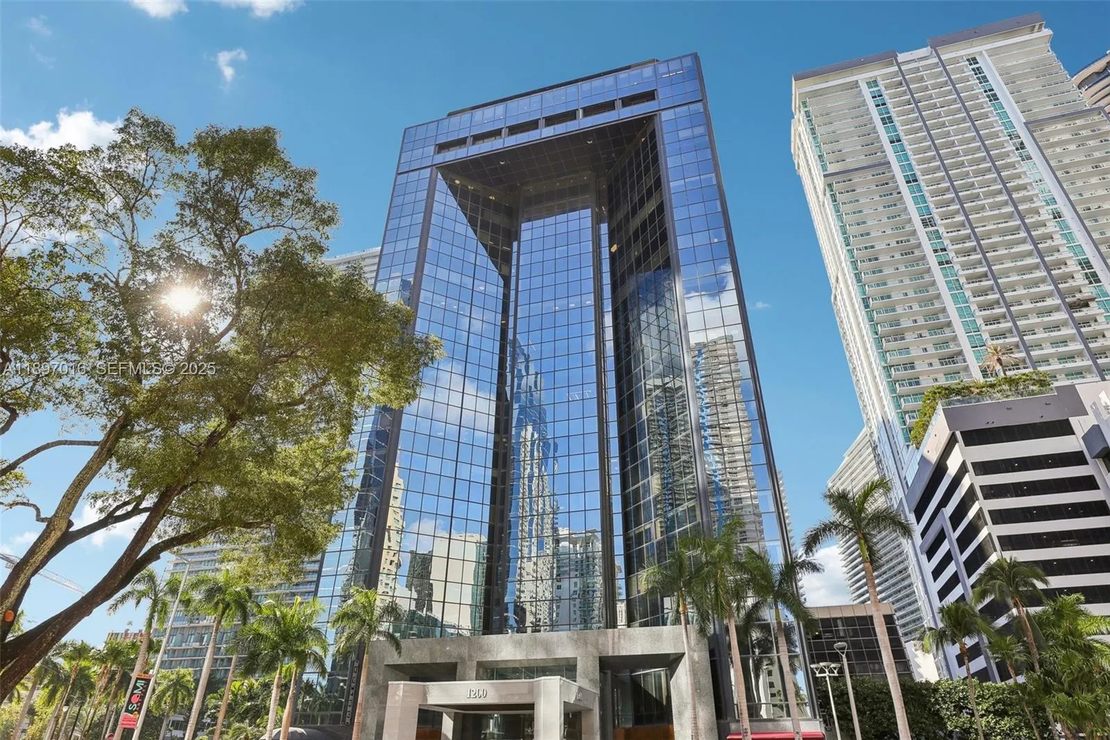 Foto de propiedad en 1200 Brickell Avenue 520A-D, Miami, FL 33131 Miami con MLS# 