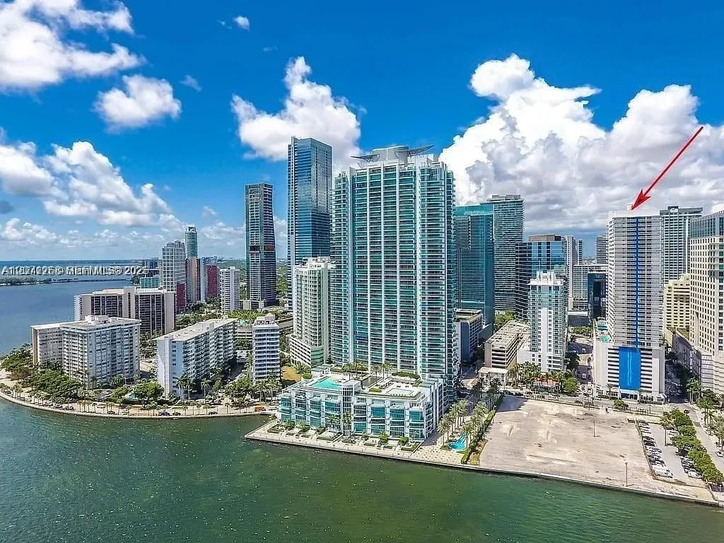 Foto de propiedad en 1200 Brickell Bay Drive 1518, Miami, FL 33131 Miami con MLS# 