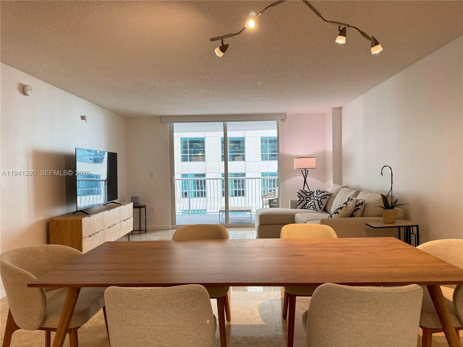 Alquilada 1200 Brickell Bay Drive 1708, Miami, FL 33131, Miami, FL 33131