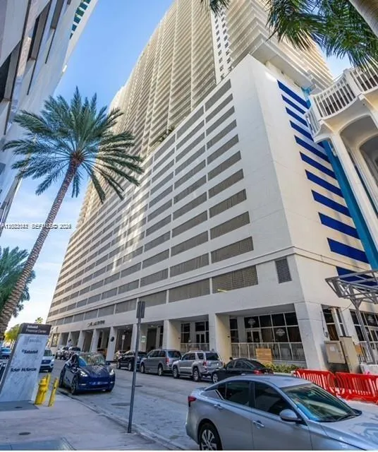 Foto de propiedad en 1200 Brickell Bay Drive 3206, Miami, FL 33131 Miami con MLS# 