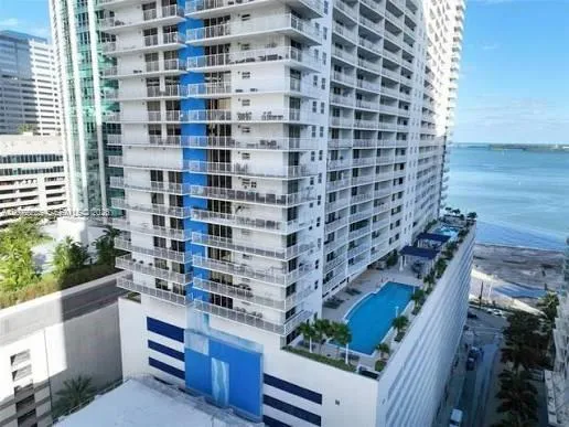Foto de propiedad en 1200 Brickell Bay Drive 3318, Miami, FL 33131 Miami con MLS# 