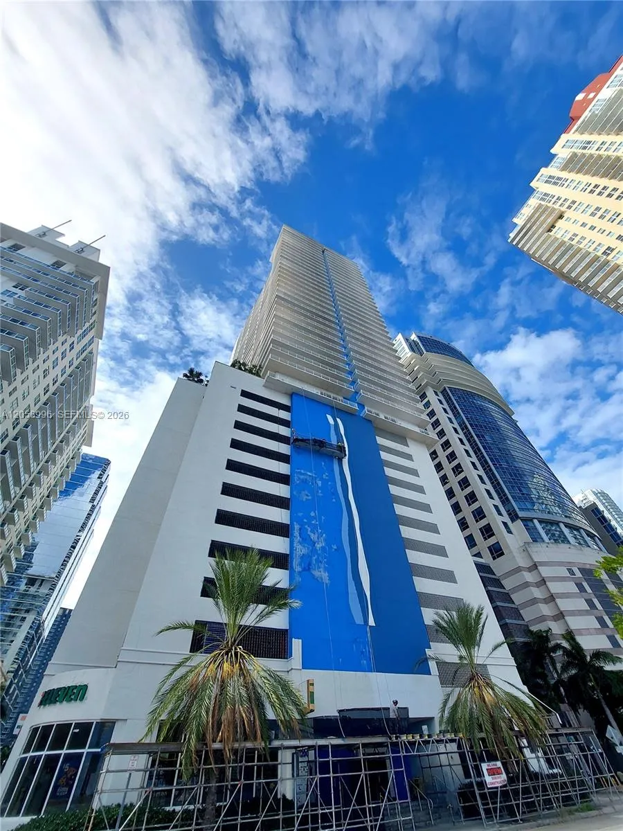 Foto de propiedad en 1200 Brickell Bay Drive 3708, Miami, FL 33131 Miami con MLS# 