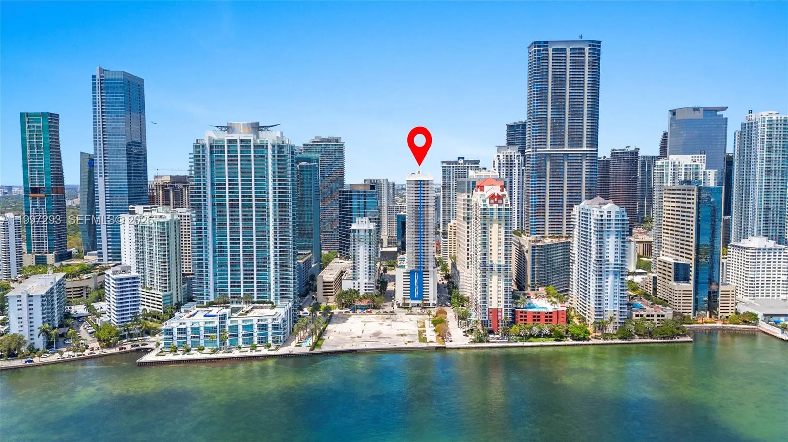 Foto de propiedad en 1200 Brickell Bay Drive PH 4218, Miami, FL 33131 Miami con MLS# 