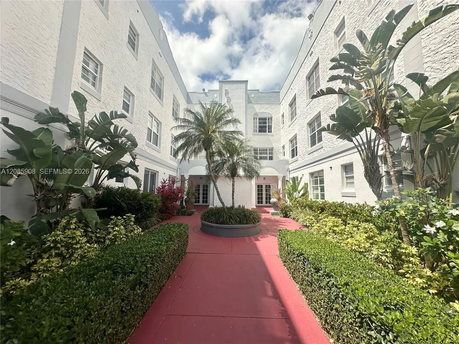 Foto de propiedad en 1200 Euclid Avenue 204, Miami Beach, FL 33139 Miami Beach con MLS# 