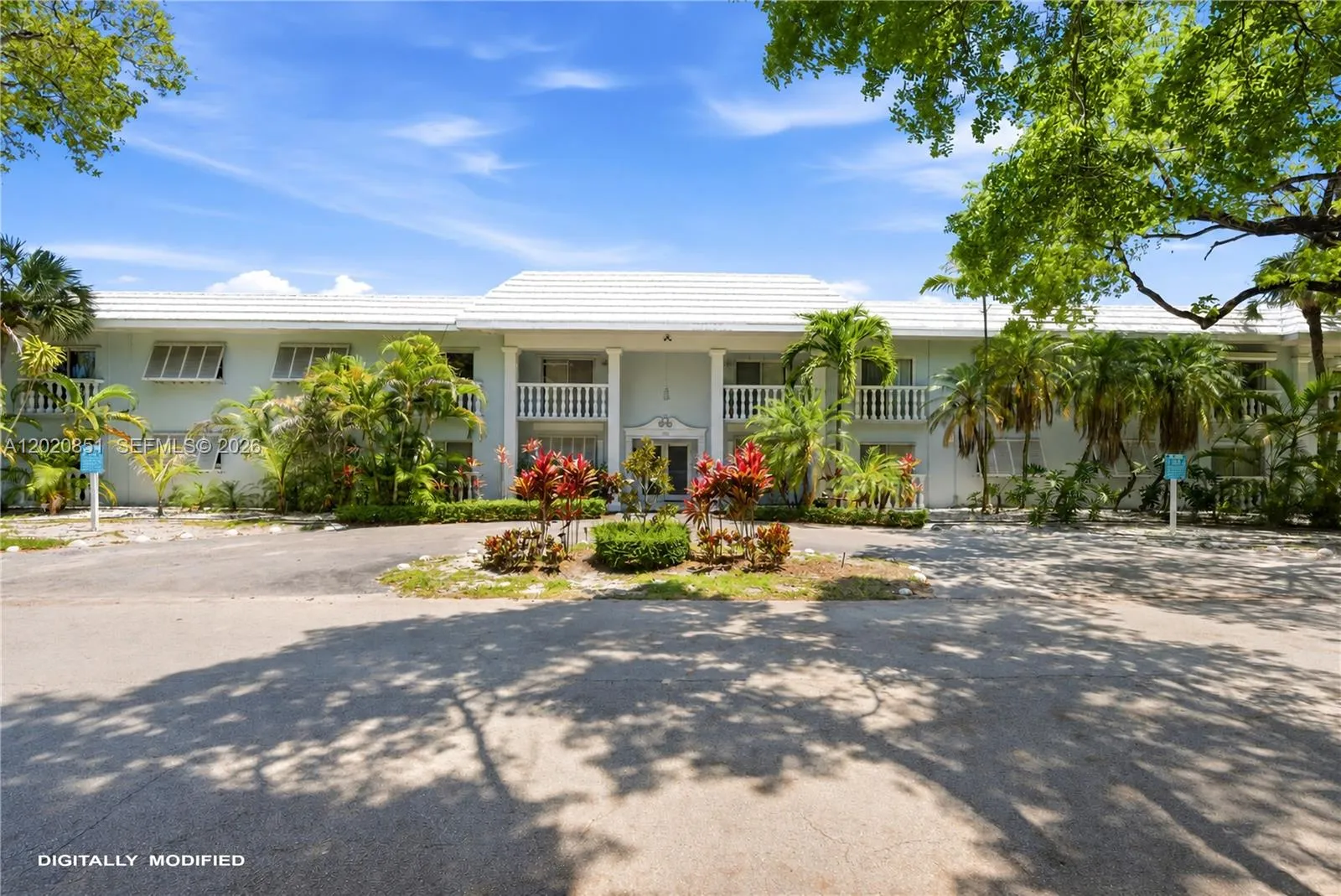 Foto de propiedad en 1200 Mariposa Avenue E104, Coral Gables, FL 33146 Coral Gables con MLS# 