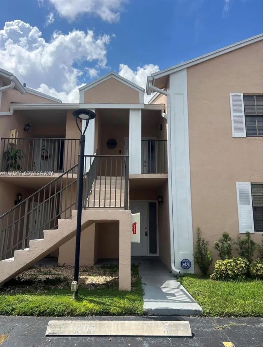Foto de propiedad en 1200 N Liberty Avenue 1200G, Homestead, FL 33034 Homestead con MLS# 