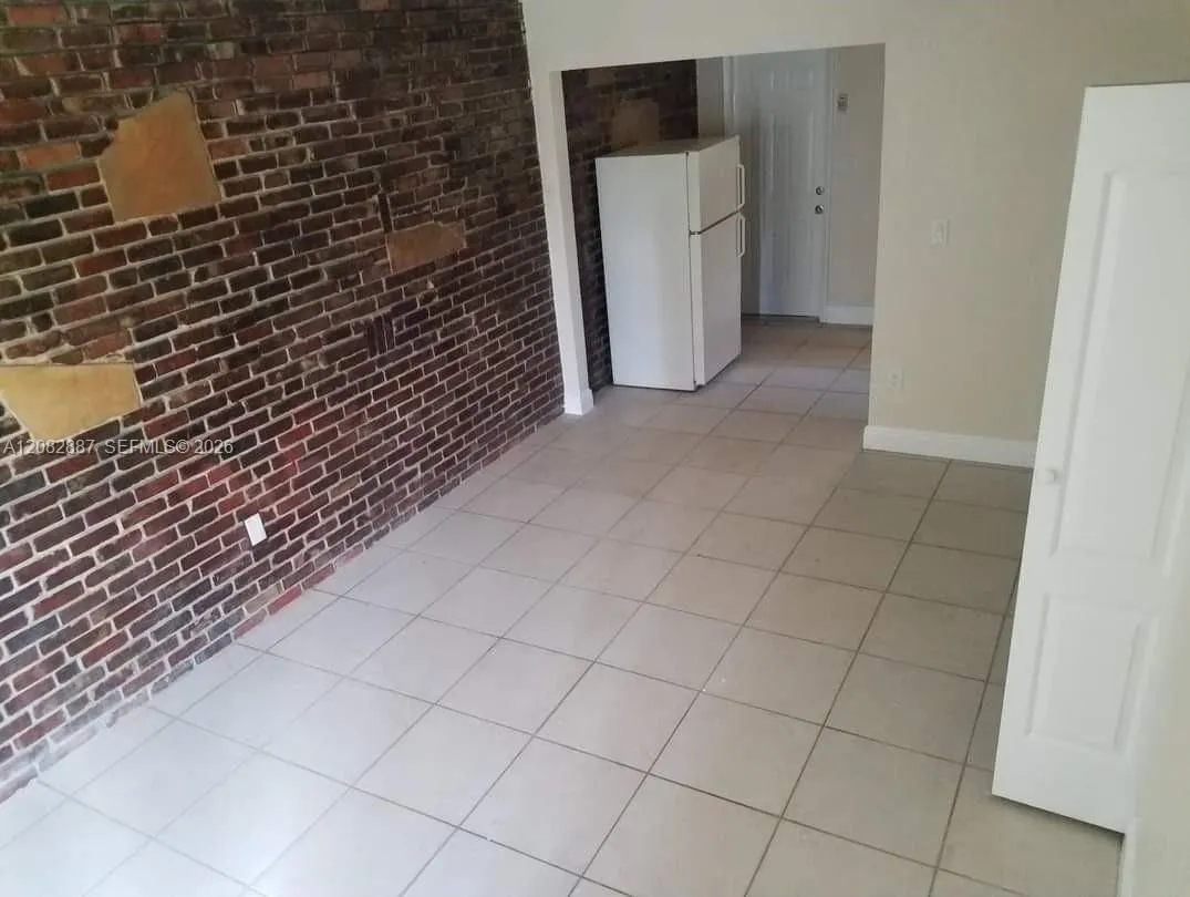 Foto de propiedad en 1200 NE 110th Street 3, Miami, FL 33161 Miami con MLS# 