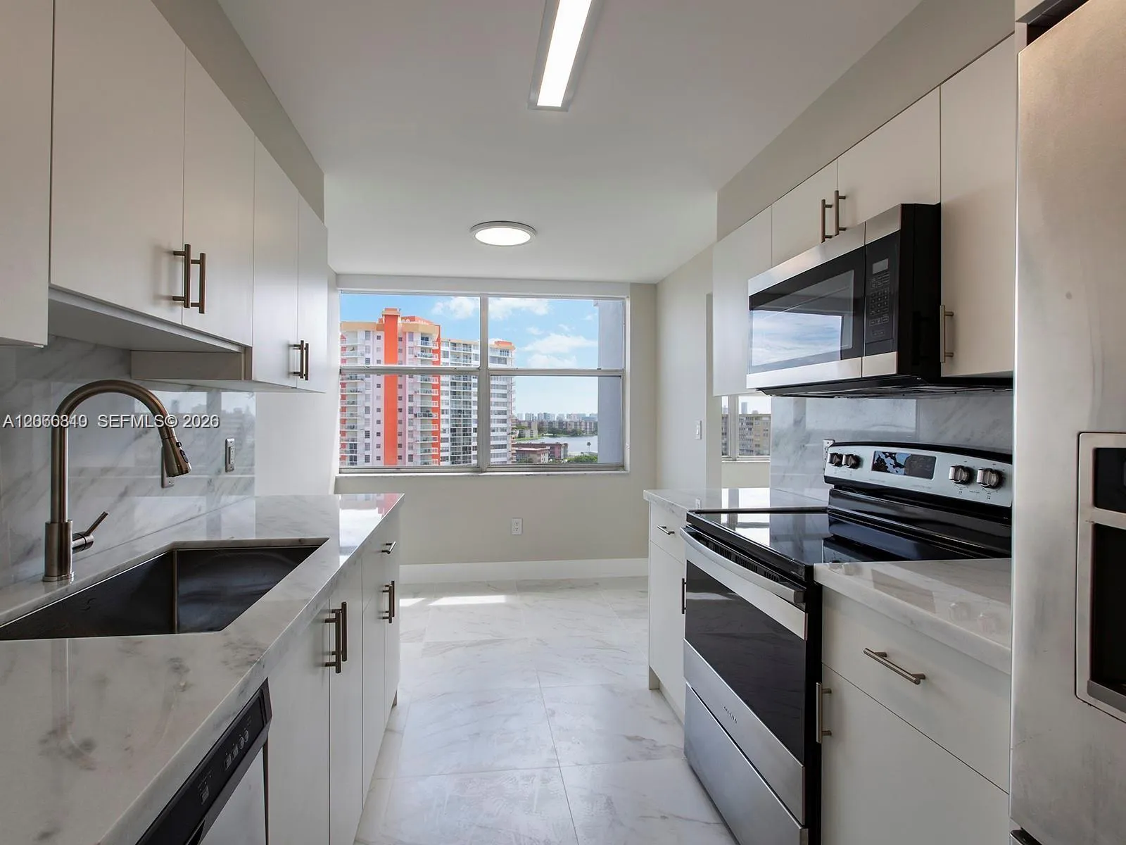 Foto de propiedad en 1200 NE Miami Gardens Drive 1013W, Miami, FL 33179 Miami con MLS# 