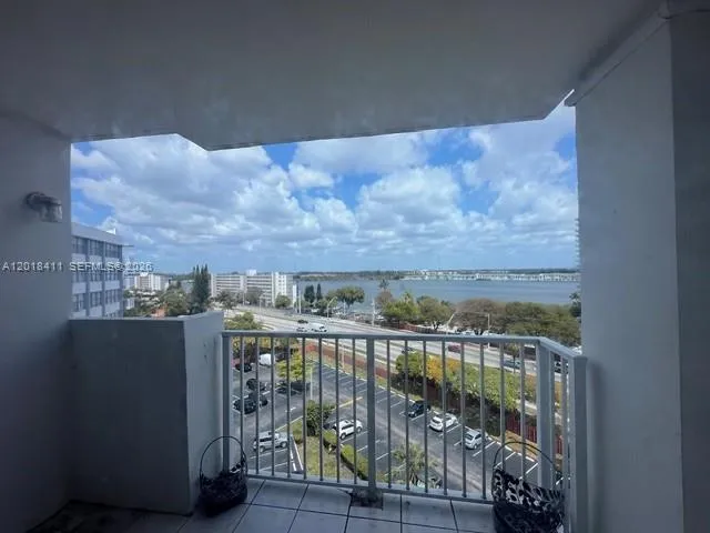 Foto de propiedad en 1200 NE Miami Gardens Drive 912W, Miami, FL 33179 Miami con MLS# 