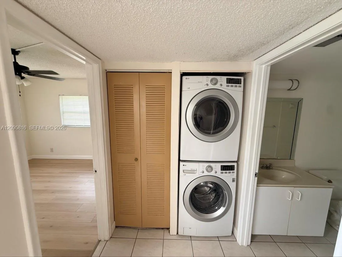 En Renta 1200 SW 124th Terrace 101O, Pembroke Pines, FL 33027, Pembroke Pines, FL 33027