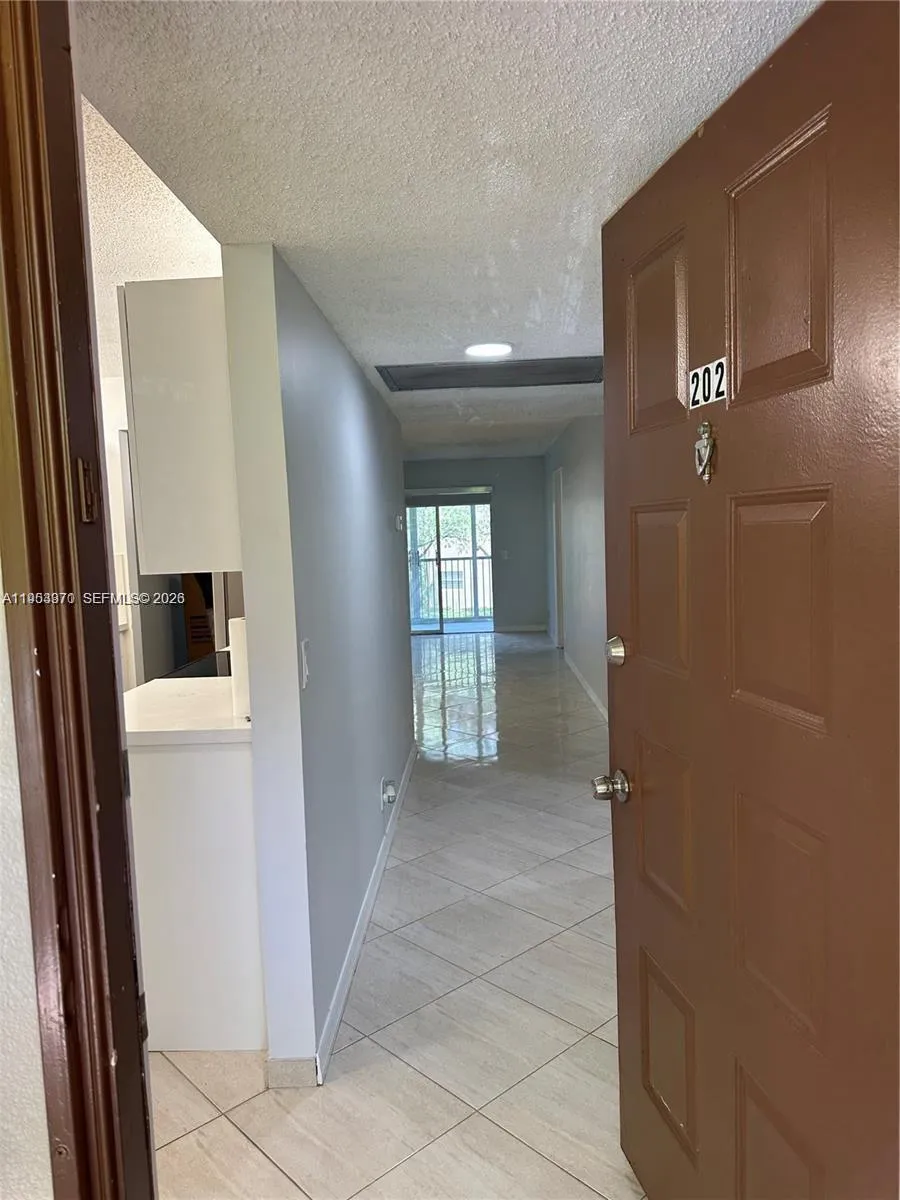 Alquilada 1200 SW 124th Terrace 202-O, Pembroke Pines, FL 33027, Pembroke Pines, FL 33027