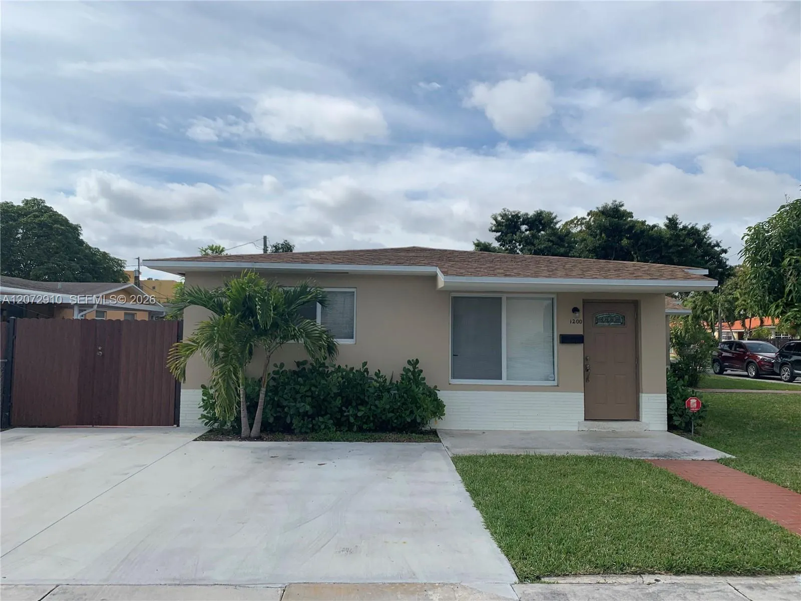 Foto de propiedad en 1200 SW 31st Avenue 1, Miami, FL 33135 Miami con MLS# 