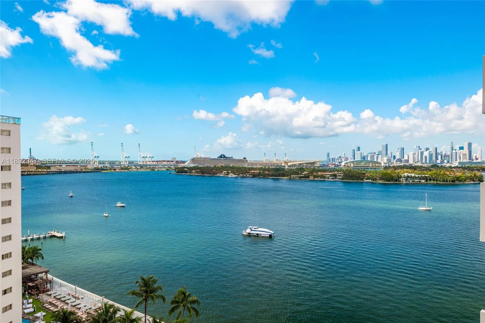 Foto de propiedad en 1200 West Avenue 1531, Miami Beach, FL 33139 Miami Beach con MLS# 
