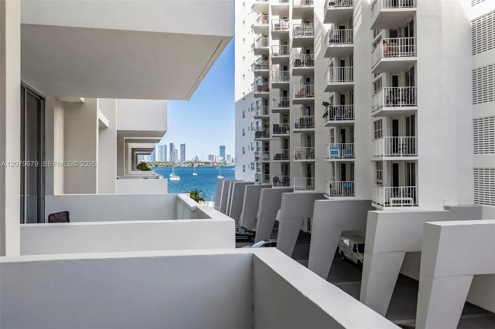 Foto de propiedad en 1200 West Avenue 317, Miami Beach, FL 33139 Miami Beach con MLS# 