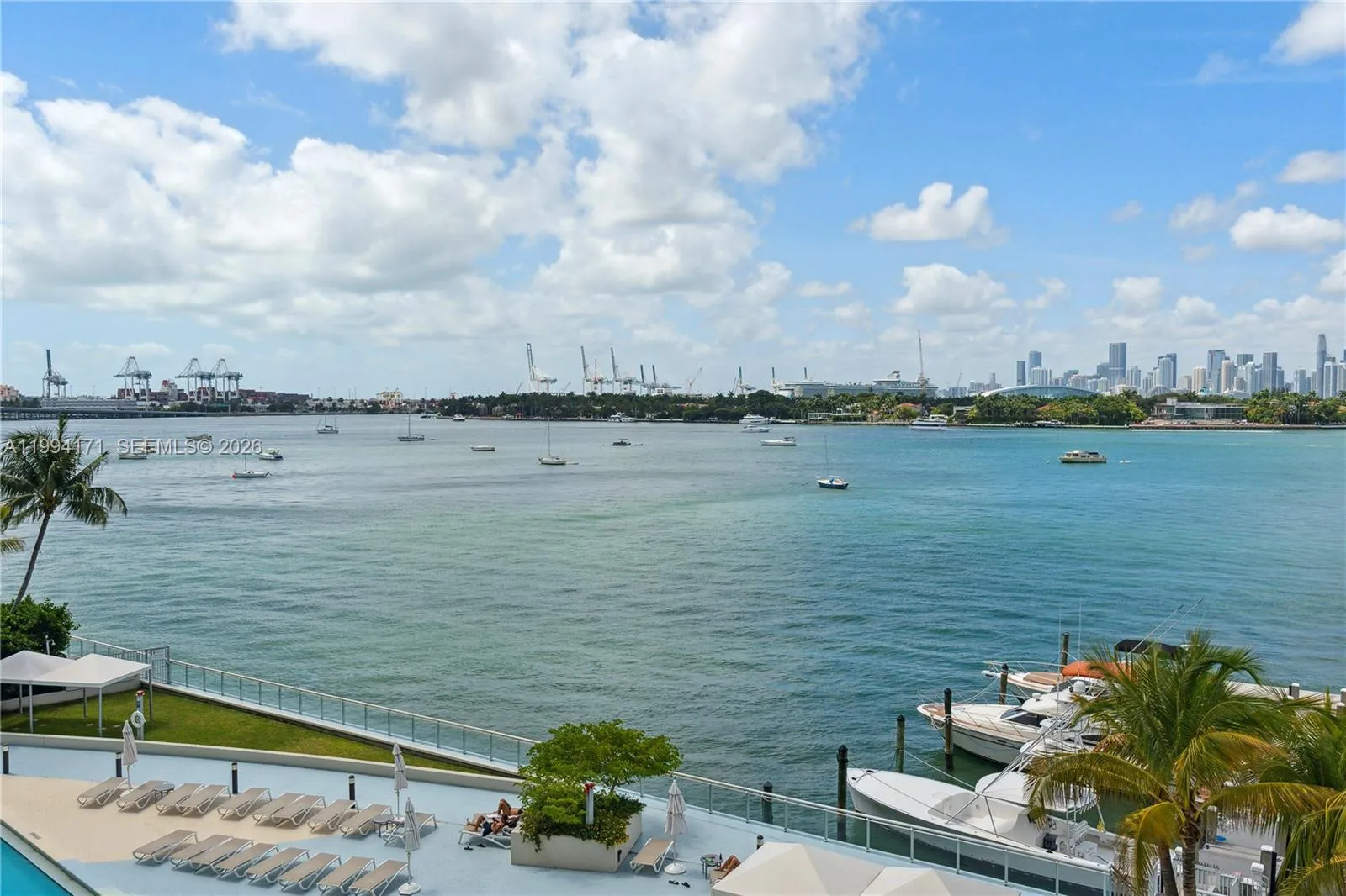 Foto de propiedad en 1200 West Avenue 528, Miami Beach, FL 33139 Miami Beach con MLS# 