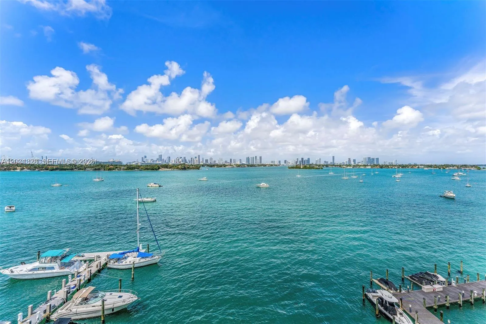 Foto de propiedad en 1200 West Avenue 725, Miami Beach, FL 33139 Miami Beach con MLS# 